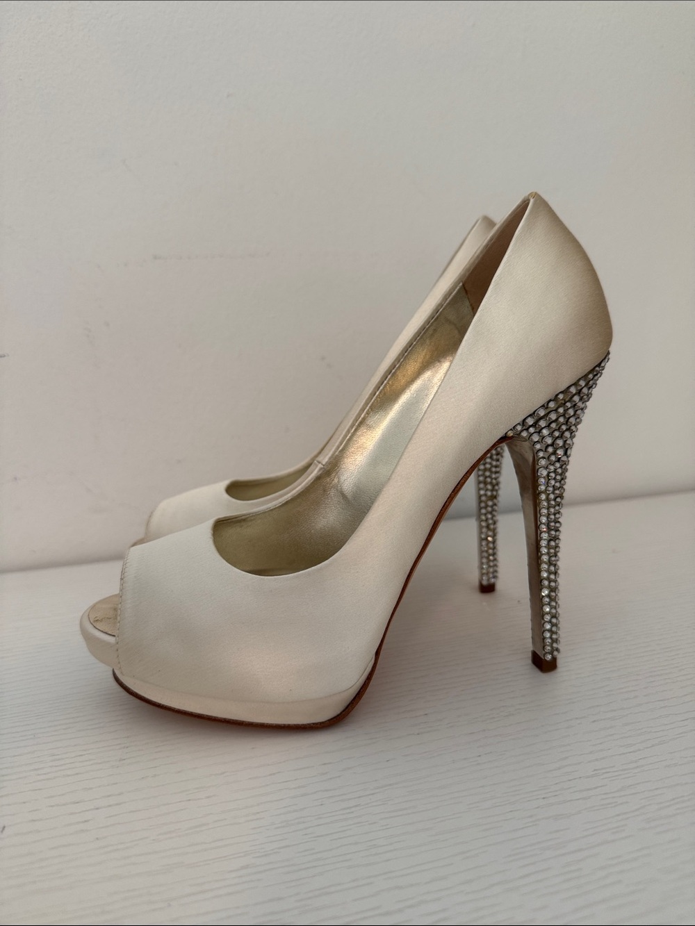 Giuseppe Zanotti EU 37 Ivory Satin Open Toe Crystal Heels Authentic Shoes Formal